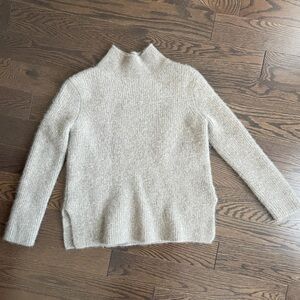 Banana Republic | 100% Cashmere Turtle Neck Sweater